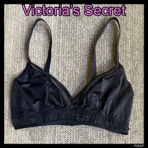 VICTORIA’S SECRET BLACK BRALETTE